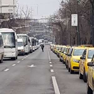 COTAR: Taxiurile dotate cu aplicaţii moderne pentru comandă